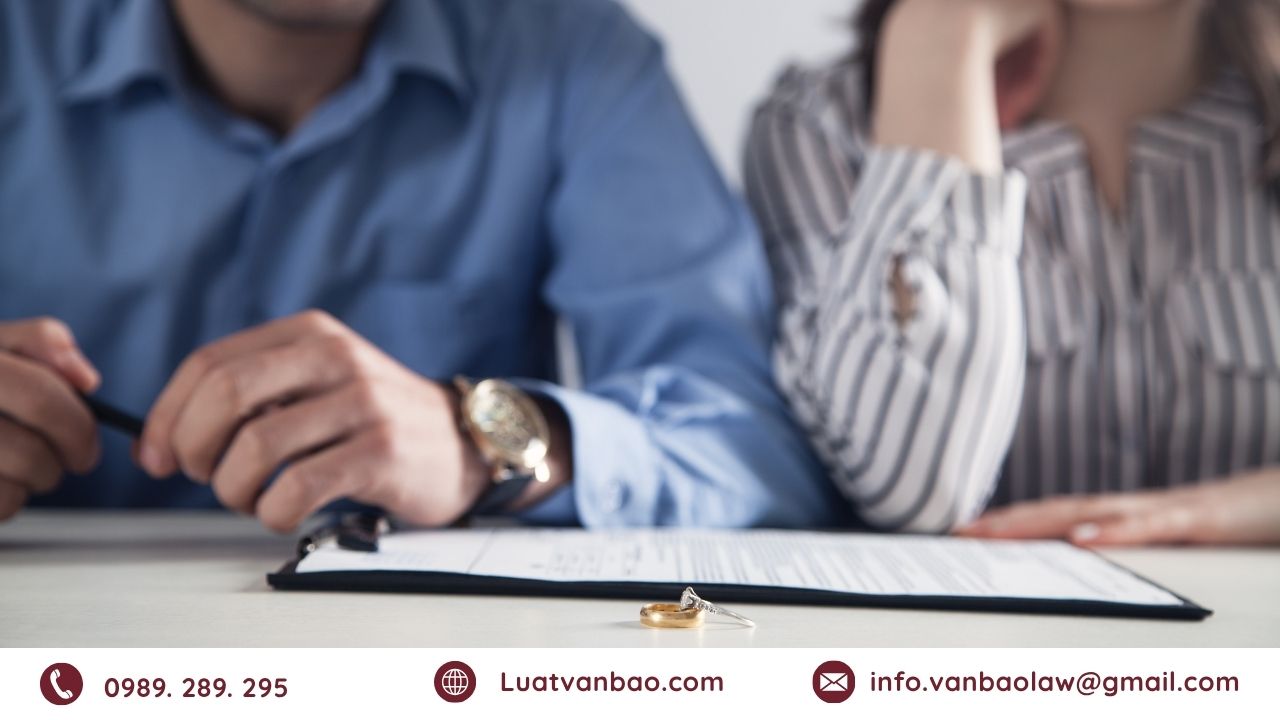 Quy định về quyền yêu cầu ly hôn khi có hành vi bạo lực gia đình.