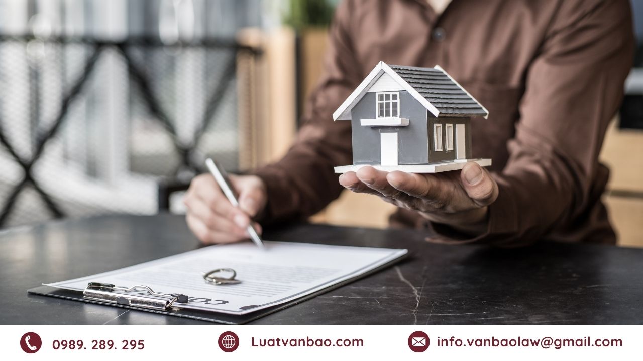 Những căn cứ Tòa án xem xét để phân chia quyền sử dụng đất khi giải quyết ly hôn.
