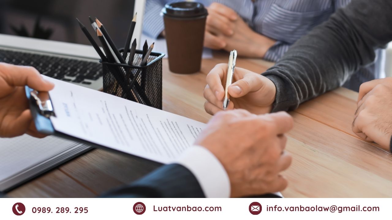 Quy định xử phạt hành chính và hình sự đối với hành vi cưỡng ép kết hôn.